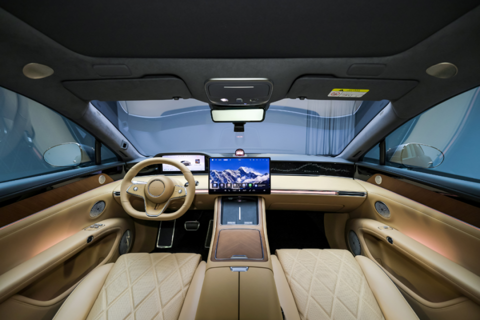 享界S9 以電控科技重塑智能豪華轎車新標桿